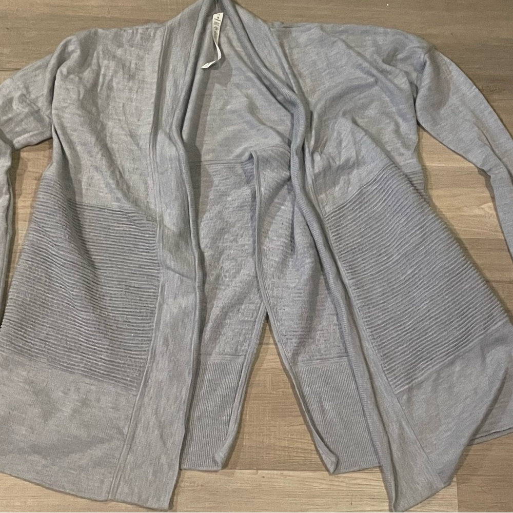 Lululemon Sit In Lotus Wrap I| Heathered Medium Grey 12 Merino Wool - Picture 3 of 8